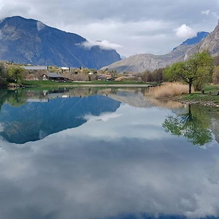 Villargondran, Les Magnifiques Cols De Maurienne Garage Motos, Velos Pokoj fotografie