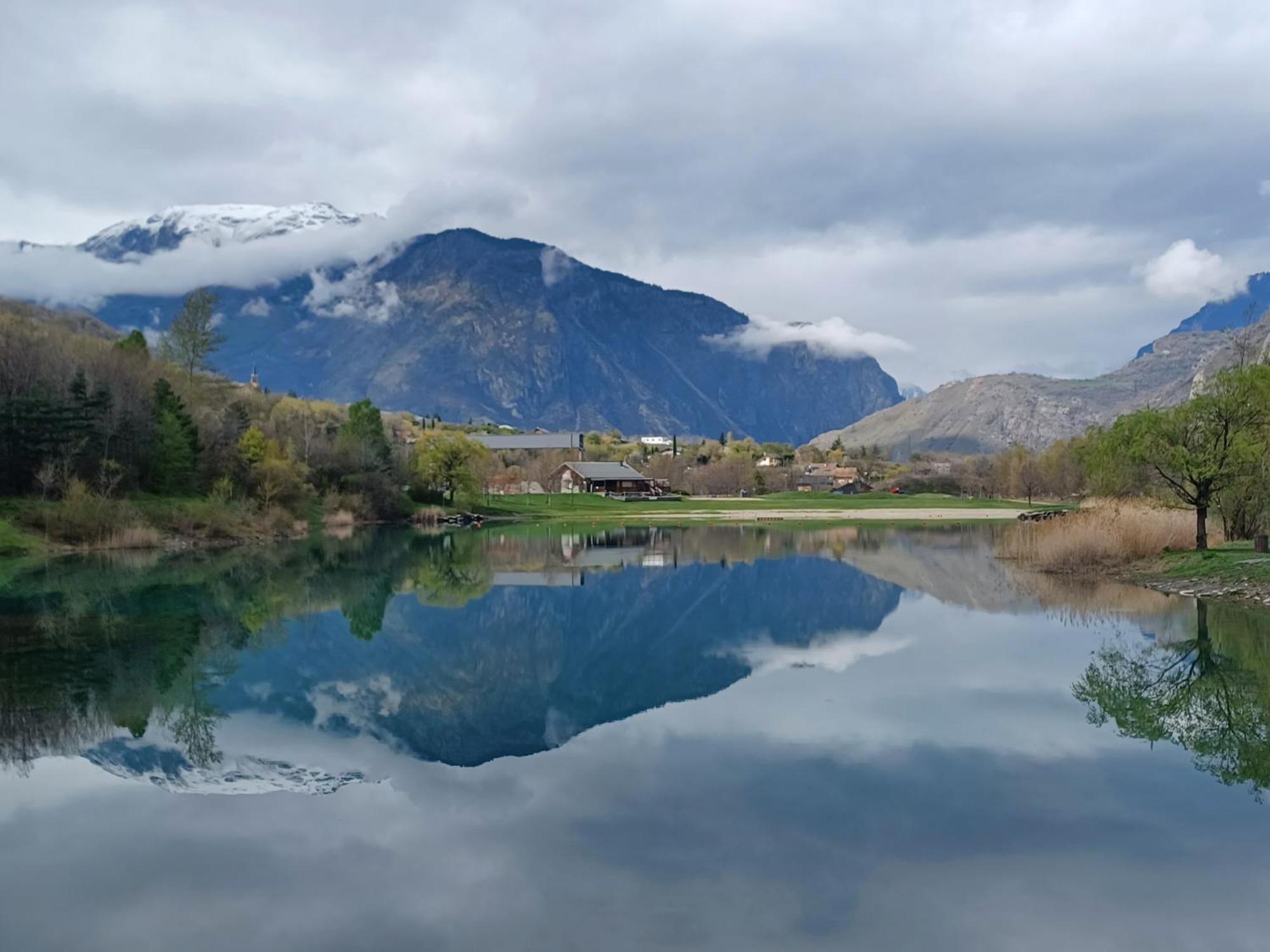 Villargondran, Les Magnifiques Cols De Maurienne Garage Motos, Velos Pokoj fotografie